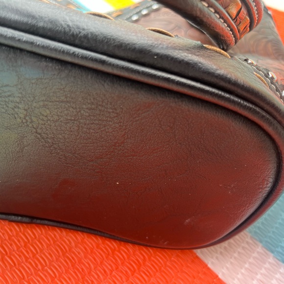 Western Brown Leather—like textured Handbag - Picture 9 of 12